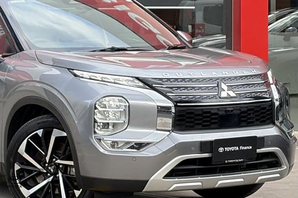 2022 Mitsubishi Outlander Aspire in Grey