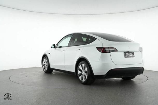 2022 Tesla Model Y Rear-Wheel Drive in White