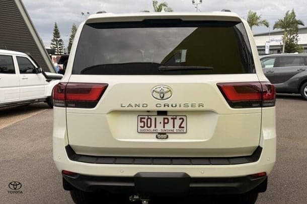2022 Toyota Landcruiser VX in White
