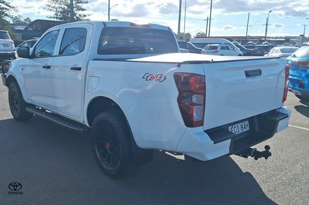 2021 Isuzu D-MAX SX in White