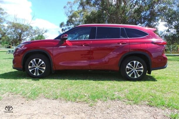 2022 Toyota Kluger GXL in Red