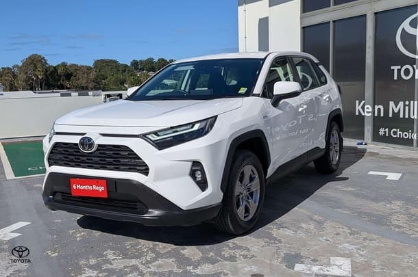 2025 Toyota RAV4 GX-2WD in White