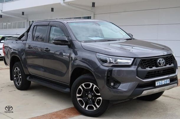 2025 Toyota Hilux SR5 48V in Grey