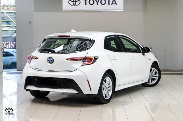 2021 Toyota Corolla Ascent Sport Hybrid in White