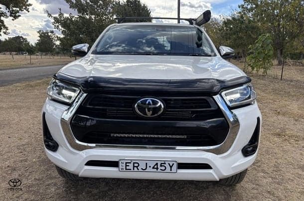 2021 Toyota Hilux SR5 in White