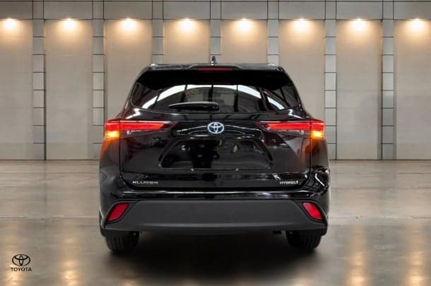 2024 Toyota Kluger GXL in Black
