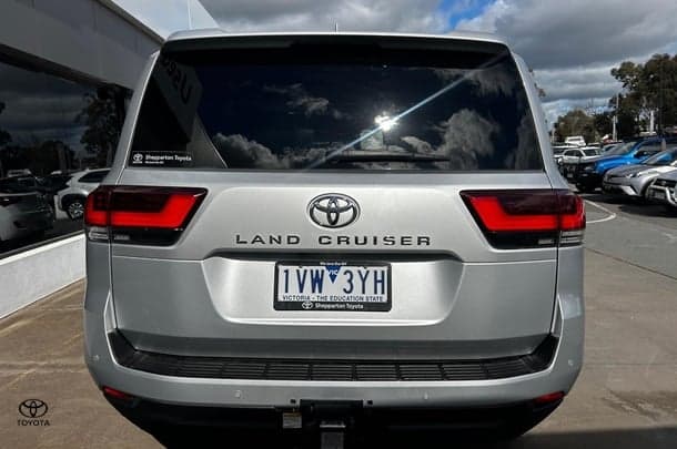 2022 Toyota Landcruiser VX in Silver