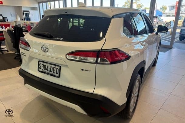 2025 Toyota Corolla Cross GX in White