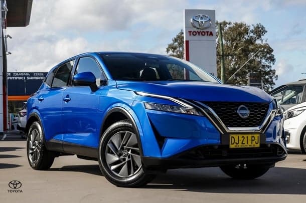 2024 Nissan QASHQAI ST in Blue