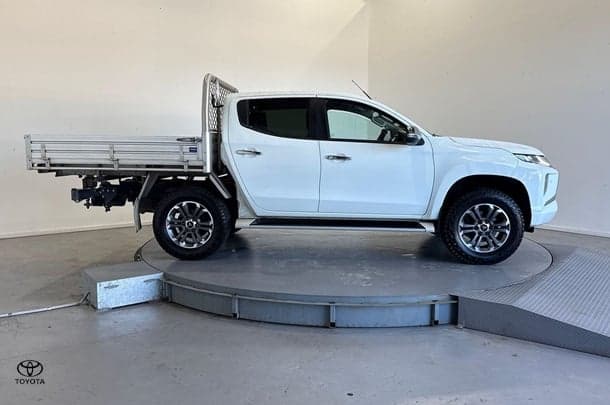 2022 Mitsubishi Triton GLX-R in White