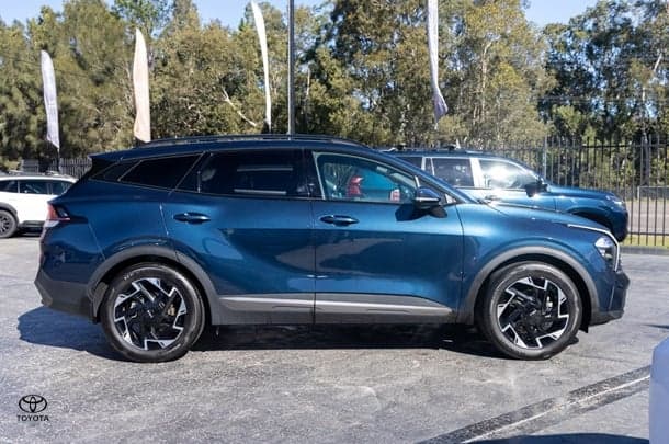 2022 Kia Sportage SX+ in Blue