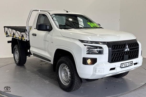 2025 Mitsubishi Triton GLX in White
