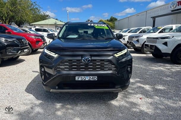 2022 Toyota RAV4 Cruiser-AWD in Silver