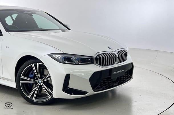 2023 BMW 3 Series 330i M Sport in White