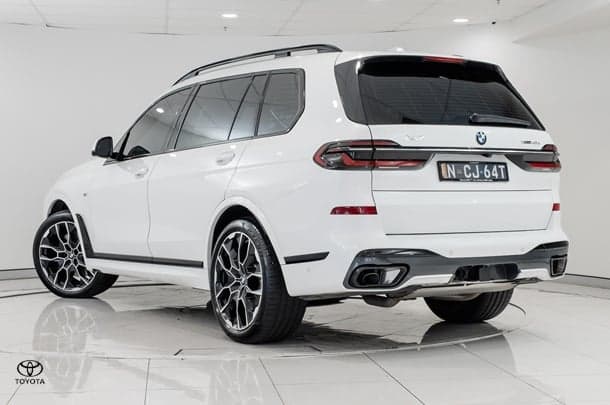 2023 BMW X7 xDrive40d M Sport in Brown