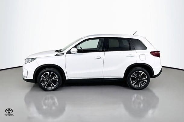 2022 Suzuki Vitara Turbo in White