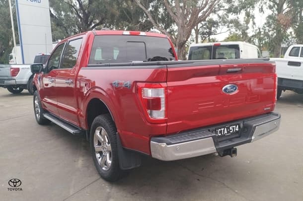 2023 Ford F-150 Lariat in Grey