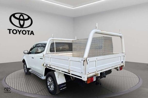 2017 Mitsubishi Triton GLS in White