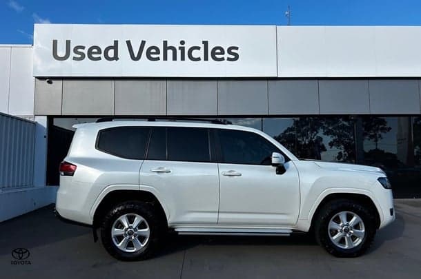 2022 Toyota Landcruiser GXL in White