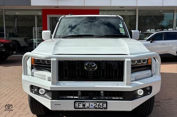 2026 Toyota Landcruiser Prado Kakadu in White