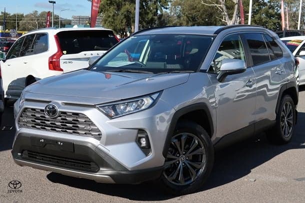 2024 Toyota RAV4 GXL in Silver