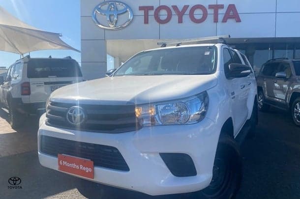 2017 Toyota Hilux SR in White
