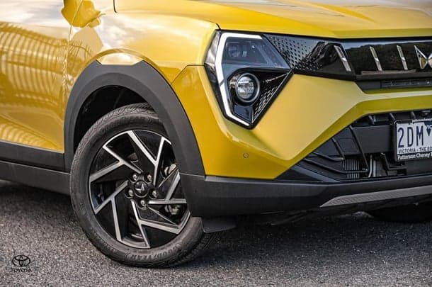 2025 Mahindra XUV3XO AX7L in Other