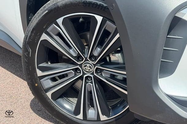 2024 Toyota bZ4X Base in White