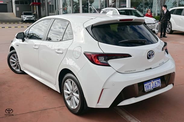 2022 Toyota Corolla Ascent Sport Hybrid in White