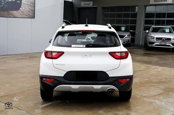 2023 Kia Stonic S in White