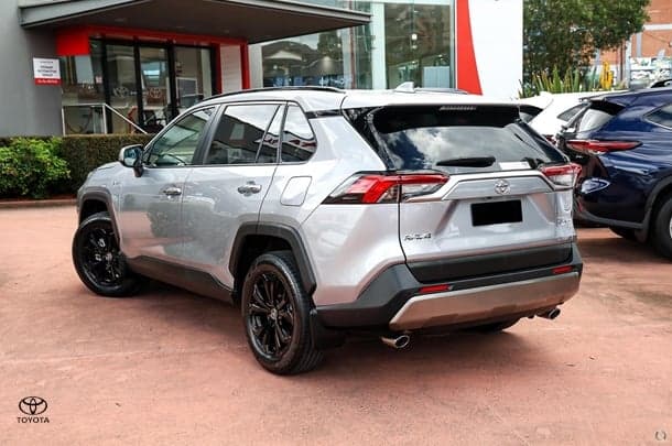 2025 Toyota RAV4 Cruiser 2WD in Silver