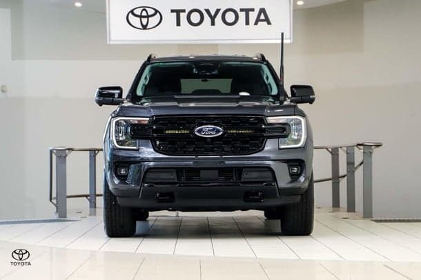 2025 Ford Everest Sport in Grey
