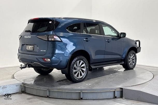 2023 Isuzu MU-X LS-U in Blue