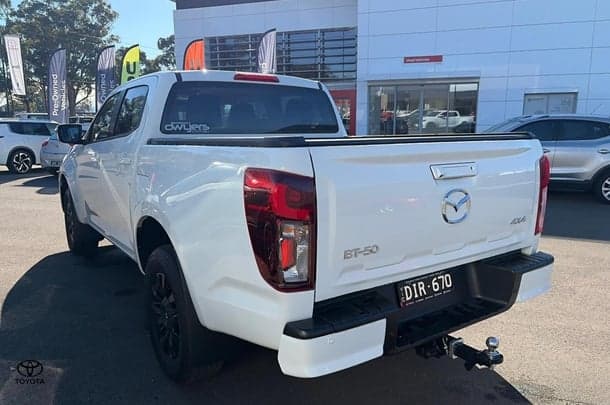2025 Mazda BT-50 XT in White