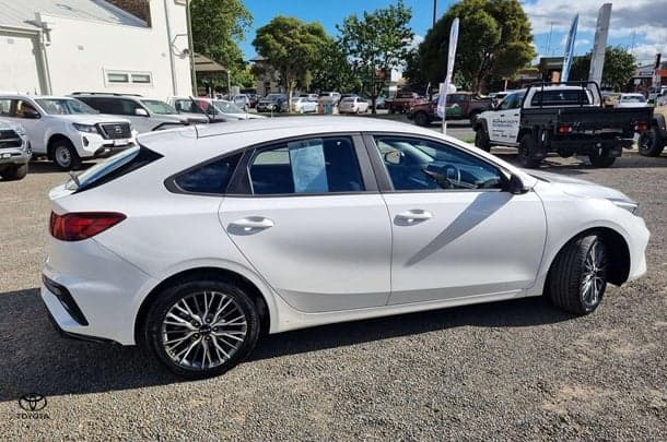 2022 Kia Cerato Sport in White