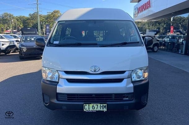 2016 Toyota Hiace Commuter in White