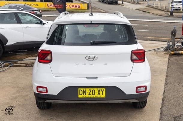 2025 Hyundai Venue Base in Atlas White