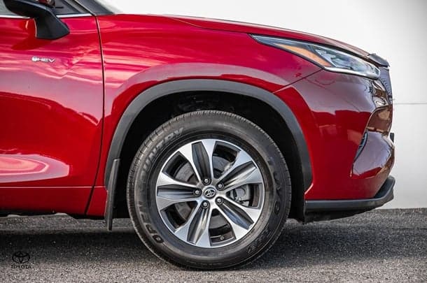 2024 Toyota Kluger GXL in Red