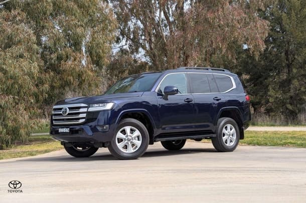 2022 Toyota Landcruiser VX in Blue