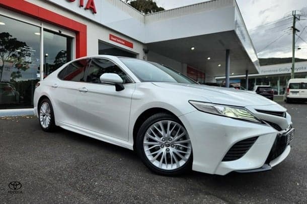 2019 Toyota Camry SL in White