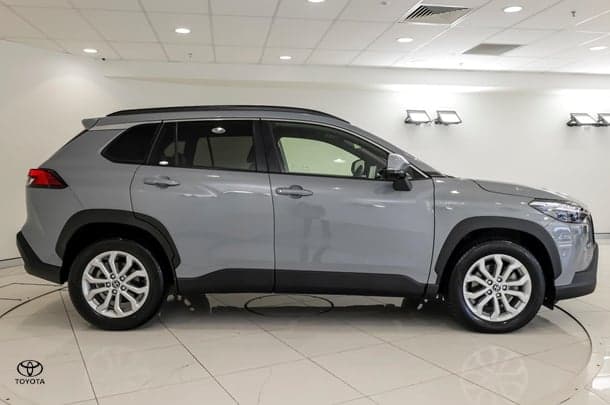 2025 Toyota Corolla Cross GXL in Grey