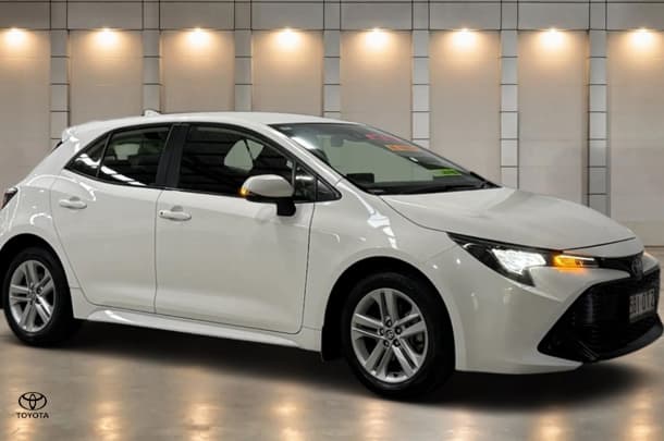 2021 Toyota Corolla Ascent Sport in White