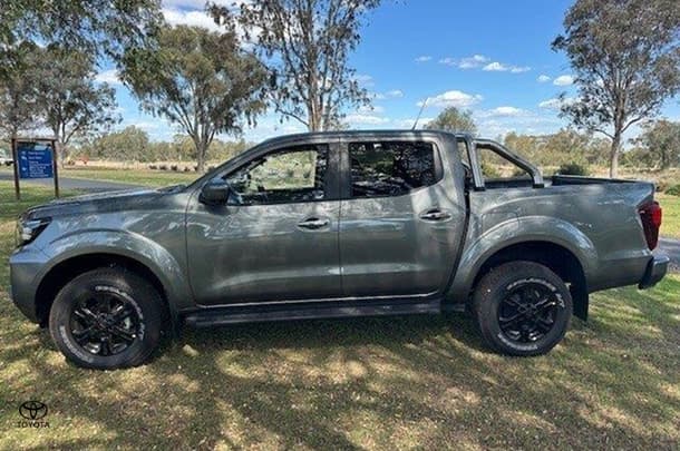 2024 Nissan Navara ST in Grey