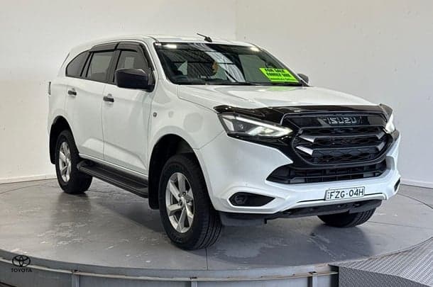 2024 Isuzu MU-X LS-M in White