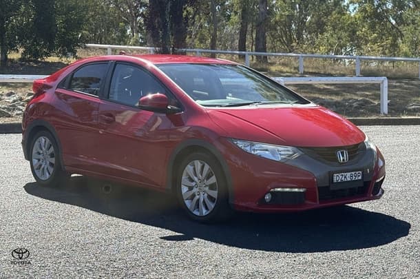 2013 Honda Civic VTi-L in Red