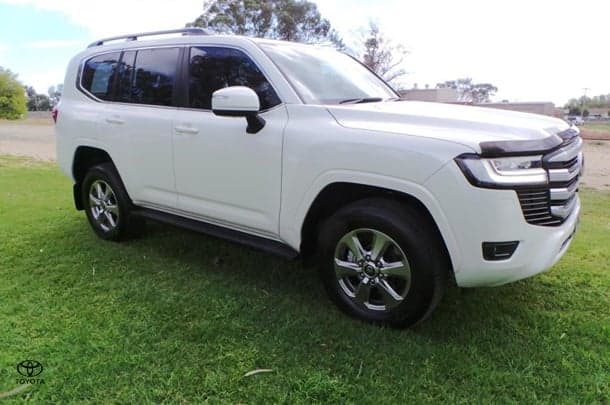 2024 Toyota Landcruiser VX in White