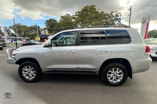 2016 Toyota Landcruiser Sahara in Silver
