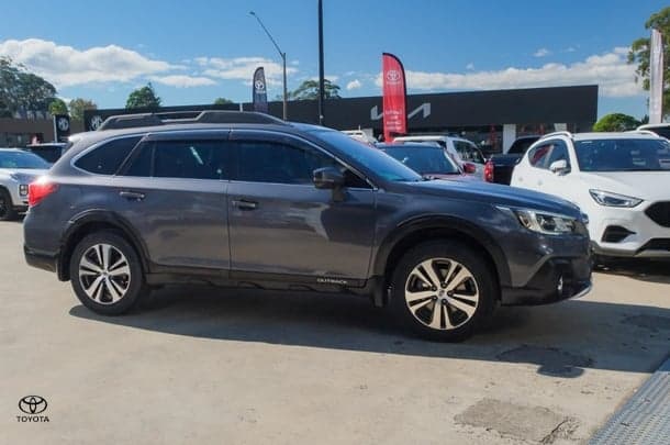 2019 Subaru Outback 2.5i Premium in Grey