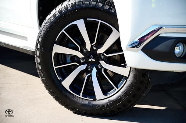 2016 Mitsubishi Pajero Sport GLS in White