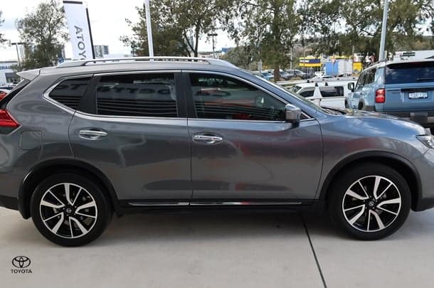 2017 Nissan X-TRAIL Ti in Grey